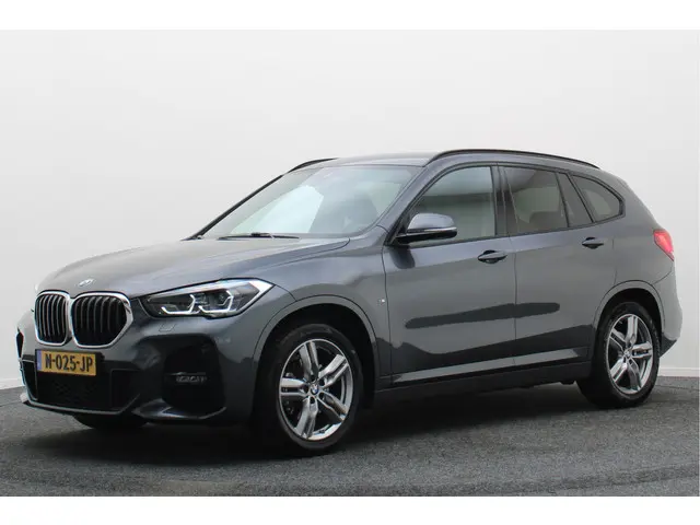 BMW X1 sDrive18i High Executive 2021 Benzine 15
