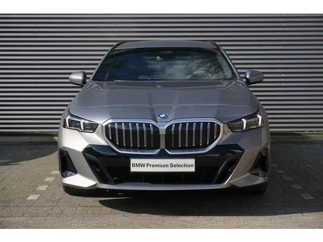 BMW 5 Serie Touring 530e 2025 Hybride Benzine 3