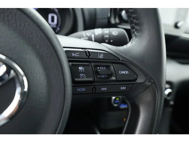 Toyota Yaris 1.5 Hybrid Dynamic 2023 Hybride Benzine 13