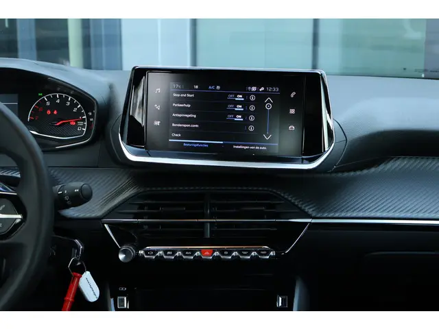 Peugeot 2008 1.2 PureTech Active Pack 2023 Benzine 28