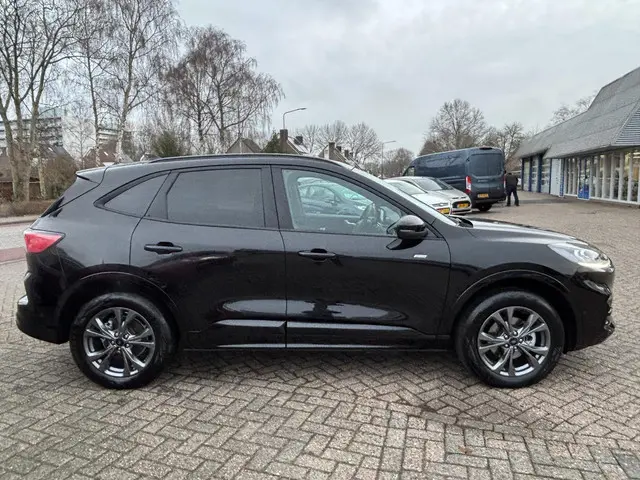 Ford Kuga 2.5 PHEV ST-Line 2024 Hybride Benzine 8