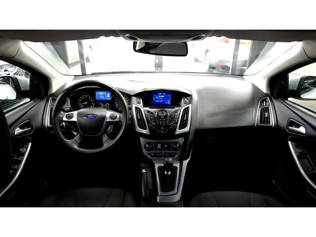 Ford Focus Wagon 1.0 EcoBoost Titanium 2013 Benzine 21