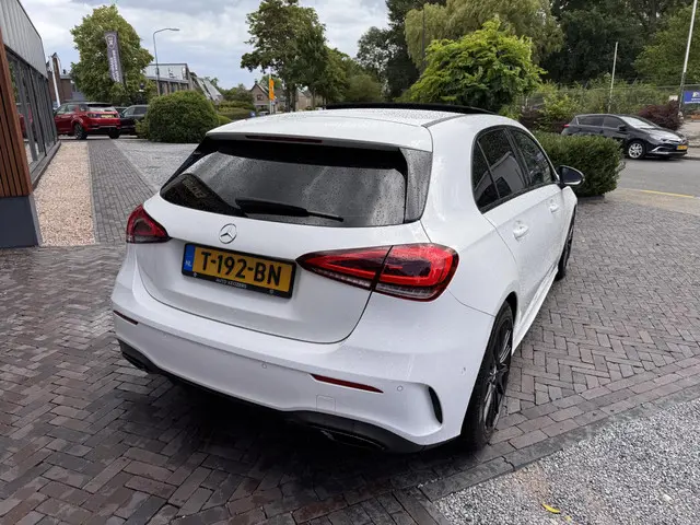 Mercedes-Benz A-Klasse 250 Premium Plus 2018 Benzine 3