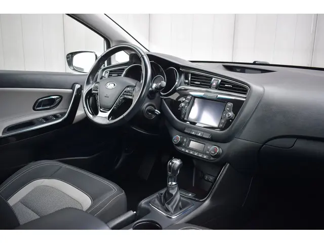 Kia cee'd 1.0 T-GDi Navigator 2017 Benzine 2