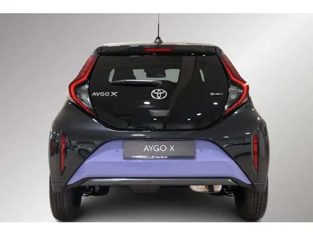 Toyota Aygo X Hybrid 115 envy, 2026 Hybride Benzine 4