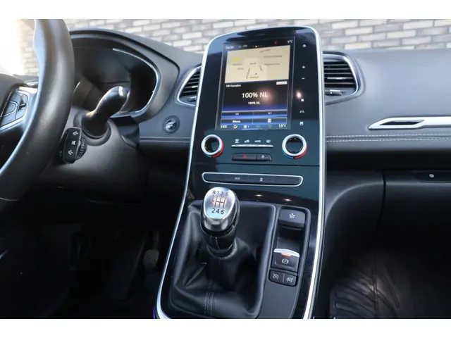 Renault Grand Scénic 1.2 TCe Bose 2017 Benzine 12