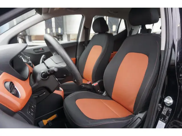 Hyundai i10 1.0i i-Motion Comfort 2017 Benzine 3