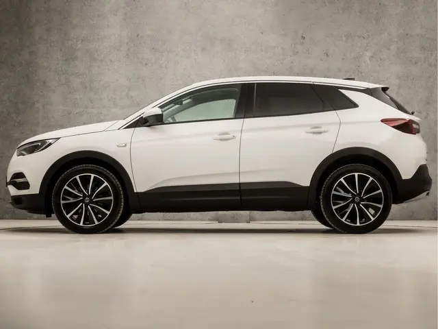 Opel Grandland X 1.2 Turbo Elegance Sport 2021 Benzine 2