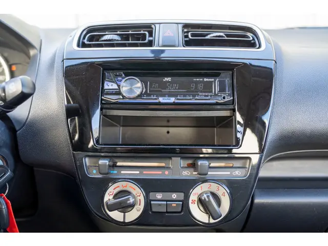 Mitsubishi Space Star 1.0 Inform 2013 Benzine 35