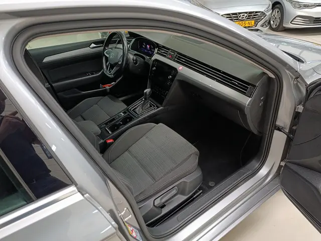 Volkswagen Passat Variant 1.5 TSI Business 2021 Benzine 15