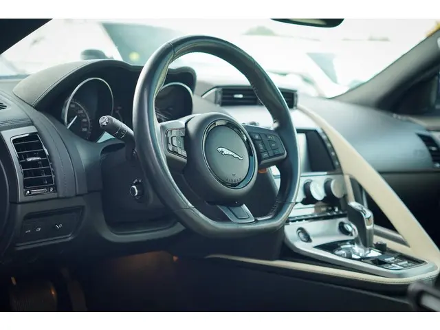 Jaguar F-Type 3.0 V6 Coupé 2016 Benzine 6