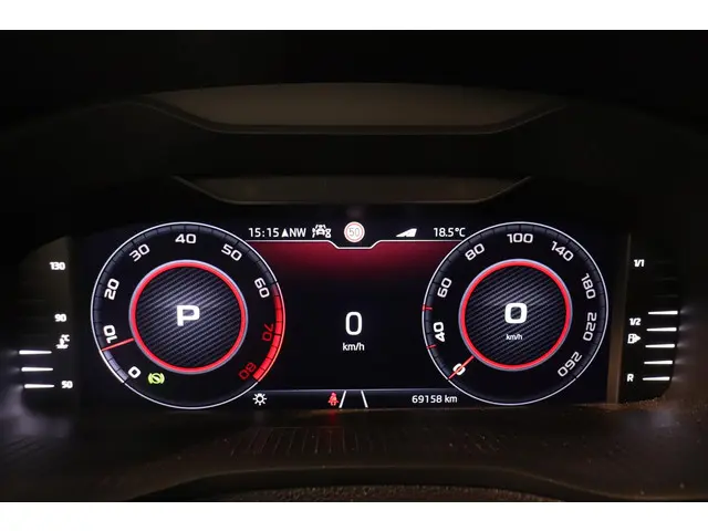 Škoda Karoq 1.5 TSI ACT Sportline Business 2021 Benzine 4