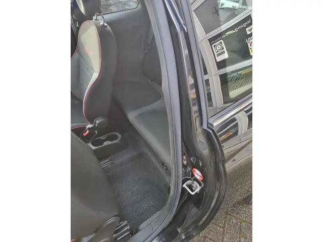 Fiat 500 1.0 Hybrid RED 2022 Hybride Benzine 8