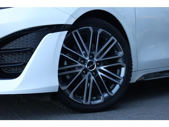 Kia ProCeed 1.5 T-GDi GT-PlusLine 2023 Benzine 4