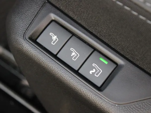 Peugeot 2008 1.2 PT 130 GT 2024 Benzine 9