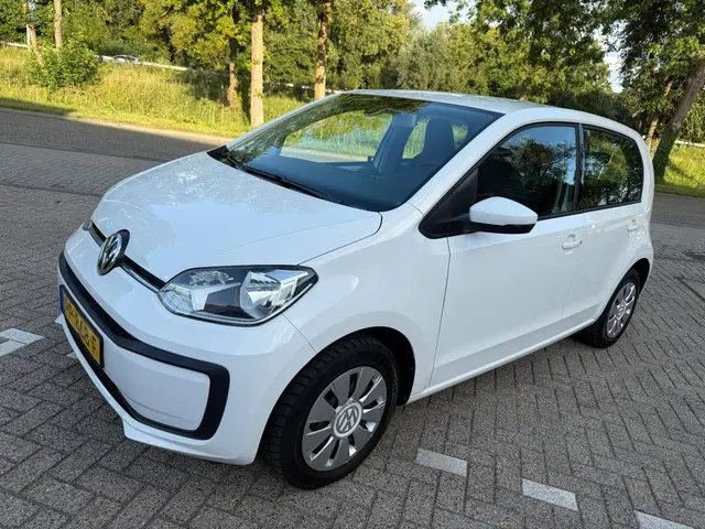 Volkswagen up! 1.0 BMT move up! 2017 Benzine 5