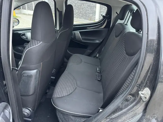 Peugeot 107 1.0 Active 2013 Benzine 8