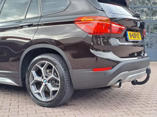 BMW X1 sDrive18i High Executive 2017 Benzine 33