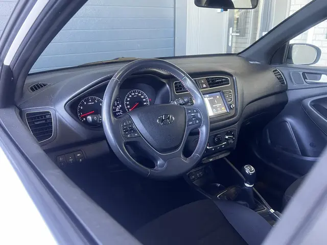 Hyundai i20 1.2 MPI Comfort 2019 Benzine 8