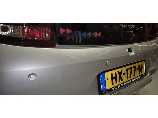 Peugeot 108 1.0 e-VTi Envy 2016 Benzine 10