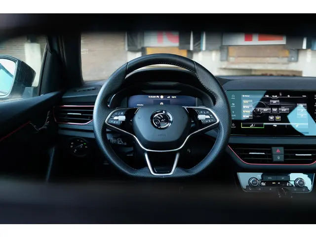 Škoda Kamiq FL 1.0 TSI DSG Monte Carlo 2024 Benzine 2