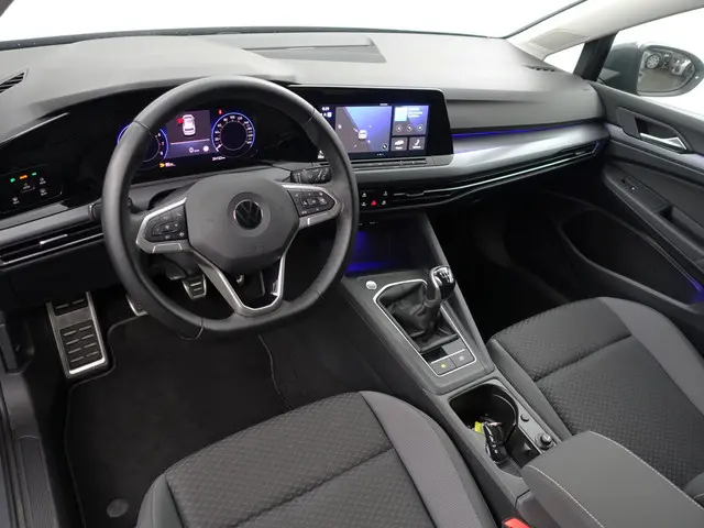 Volkswagen Golf 1.5 TSI 2022 Benzine 2