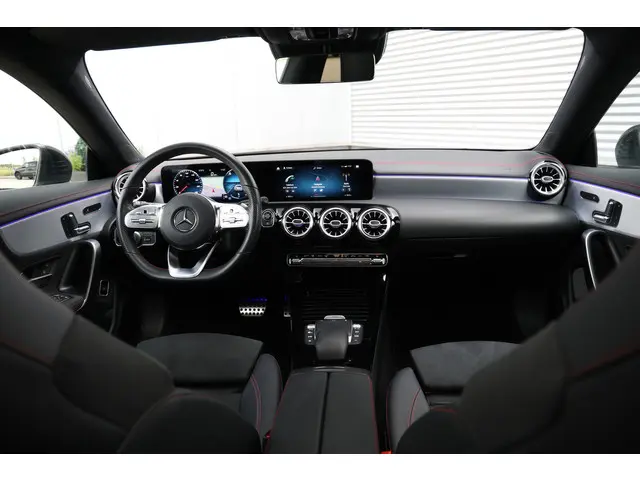 Mercedes-Benz CLA 200 164PK AMG Night Aut. 2020 Benzine 26