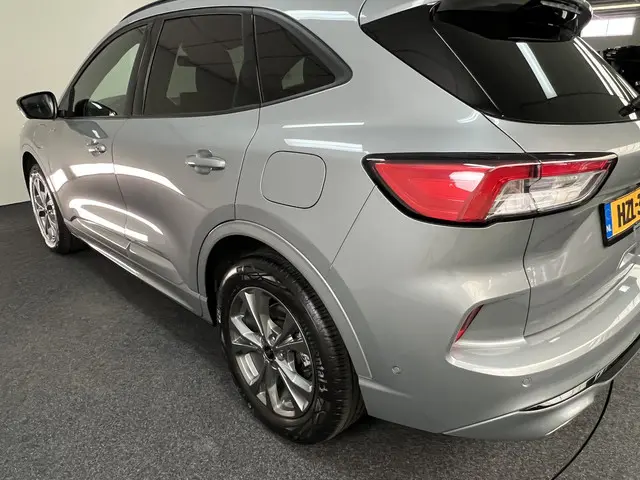 Ford Kuga 2.5 PHEV ST-Line X 2024 Hybride Benzine 60