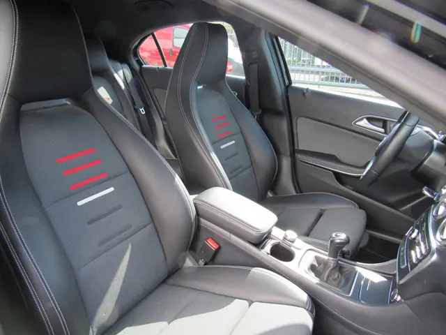Mercedes-Benz A-Klasse 180 Business Solution 2017 Benzine 8
