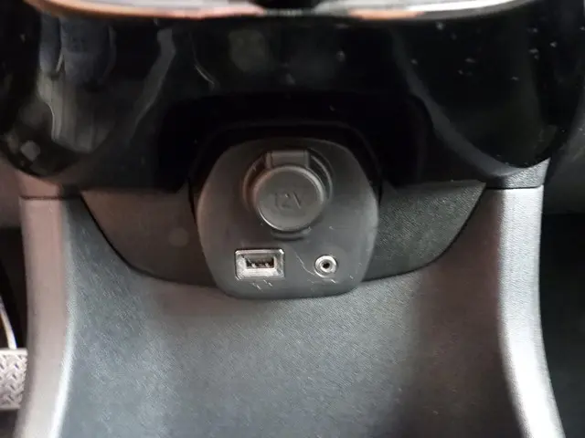 Peugeot 108 1.0 e-VTi Allure 2021 Benzine 11