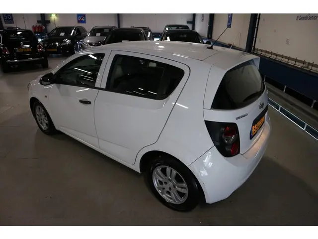 Chevrolet Aveo 1.2 LS / AIRCO / 5 DEURS / WHITE ! ! ! 2013 Benzine 12