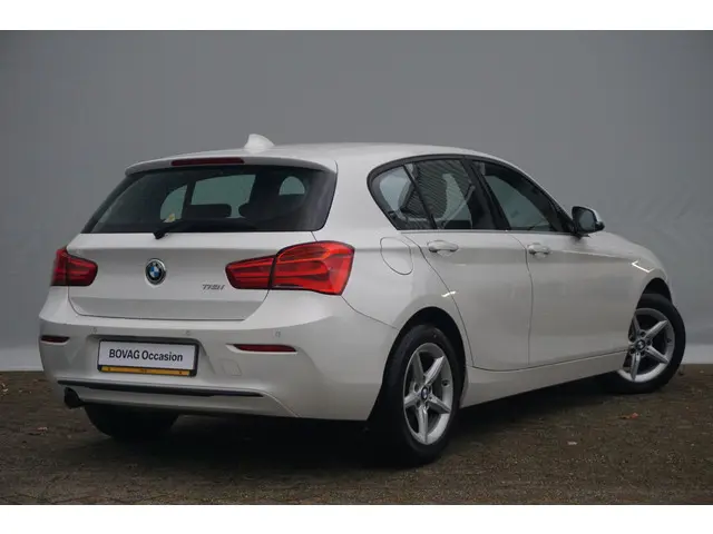 BMW 1 Serie 118i 2018 Benzine 2
