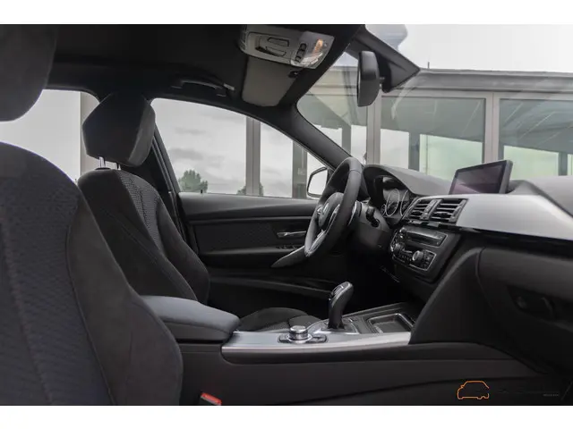 BMW 3 Serie Touring 330d High Executive 2012 Diesel 39