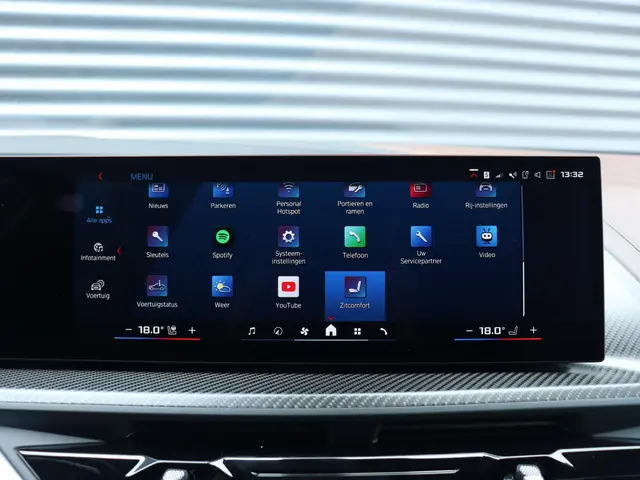 BMW XM 50e 2025 Hybride Benzine 26