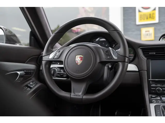 Porsche 911 3.8 Carrera 4S 2013 Benzine 20