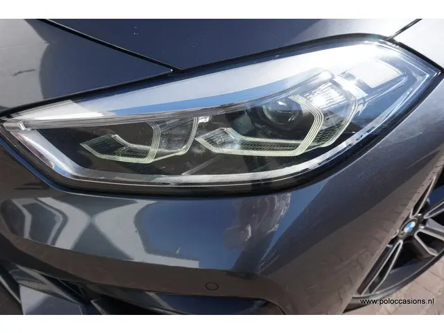 BMW 1 Serie 118i Sport-line 2020 Benzine 23