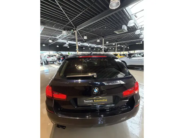 BMW 5 Serie Touring 528i High Executive 2016 Benzine 6