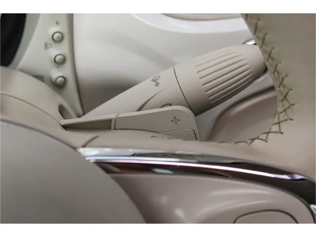 Fiat 500C 0.9 TwinAir Lounge Dualogic 2016 Benzine 17