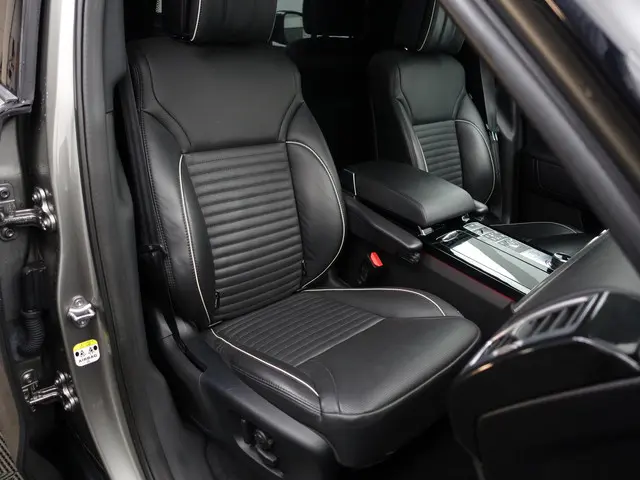 Land Rover Discovery 3.0 Td6 HSE Luxury 2018 Diesel 24