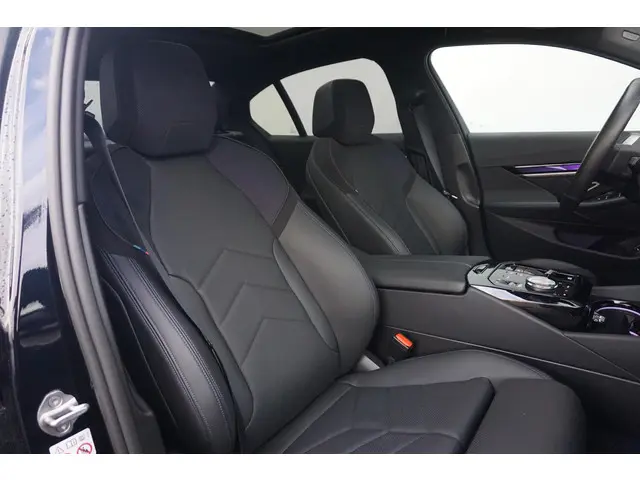 BMW i5 Sedan eDrive40 2024 Elektrisch 8