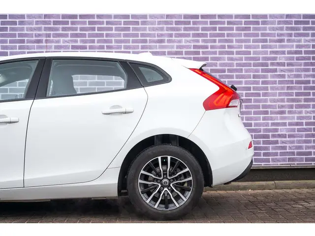 Volvo V40 T2 Polar+ Automaat 2019 Benzine 14
