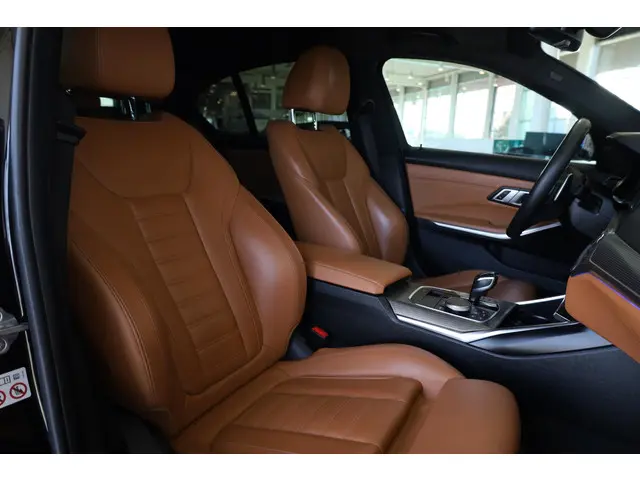 BMW 3 Serie Sedan 320i 2019 Benzine 8