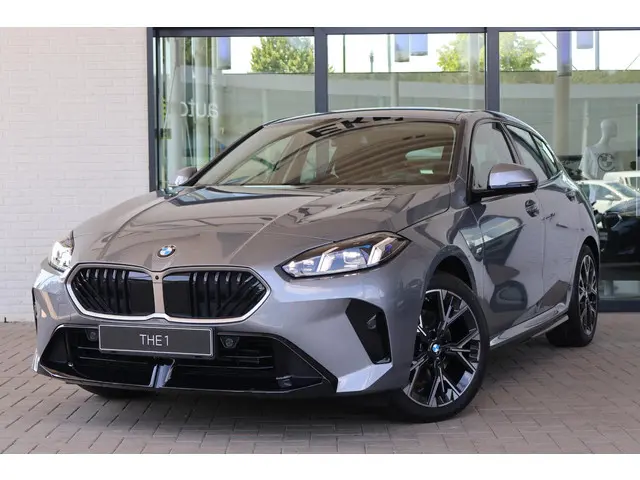 BMW 1 Serie 120 2025 Benzine 21