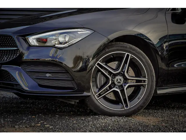 Mercedes-Benz CLA 250 e AMG Line 2023 Hybride Benzine 47