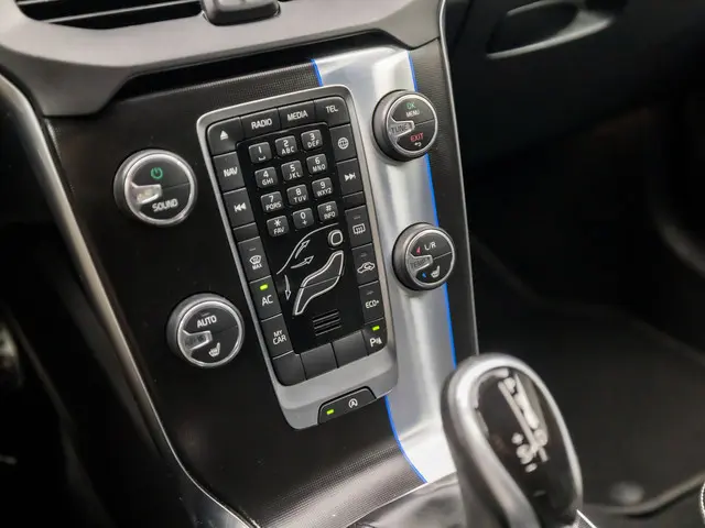 Volvo V40 2.0 D2 R-Design 2016 Diesel 10