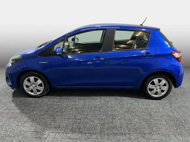 Toyota Yaris 1.5 Hybrid Design 2017 Hybride Benzine 30