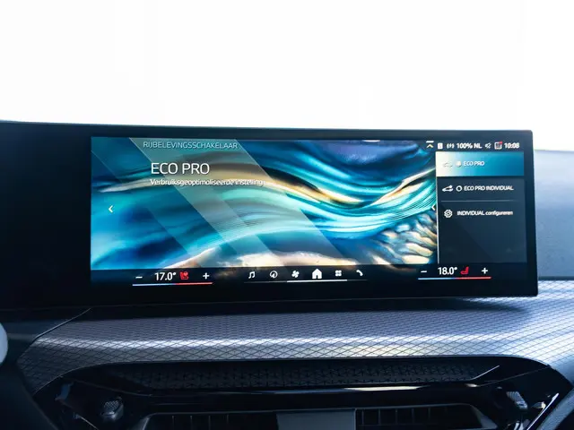 BMW 4 Serie 420i Coupé M Sport Pro 2025 Benzine 42