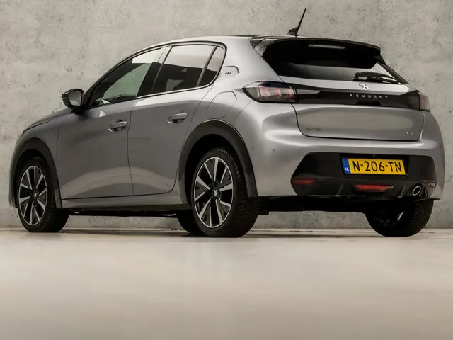 Peugeot 208 1.2 PureTech GT-Line Sport 2022 Benzine 3