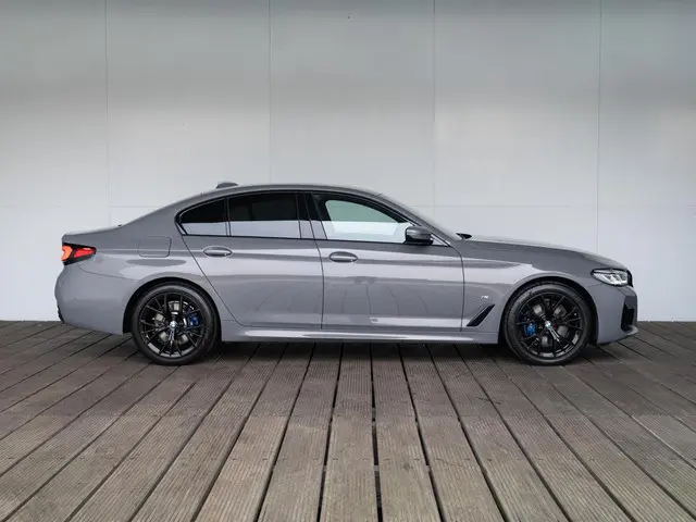 BMW 5 Serie Sedan 530e 2021 Hybride Benzine 4