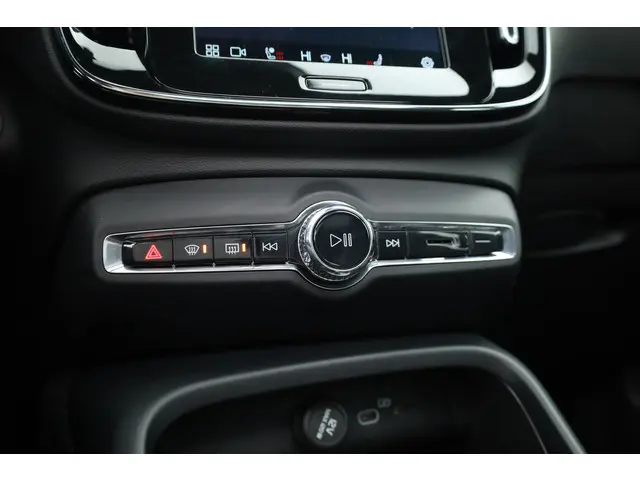 Volvo XC40 Recharge P8 AWD R-Design 2020 Elektrisch 31